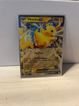 Carta Pokémon Pikachu EX