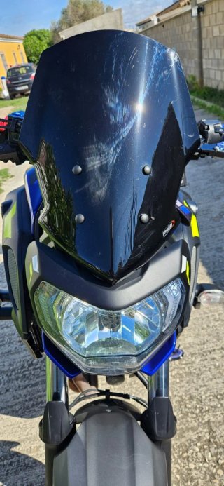 Yamaha MT-07 Azul y Negro