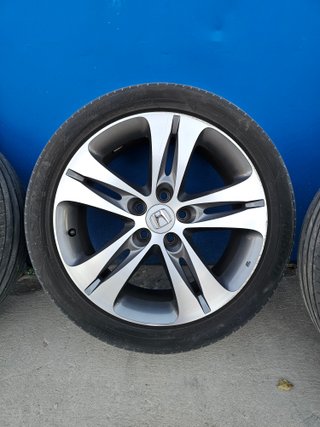 Llantas Honda Acoord 8 Type S con neumáticos