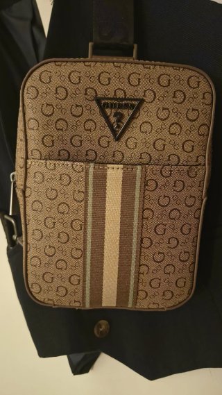 Bandolera Guess Monogram Marrón