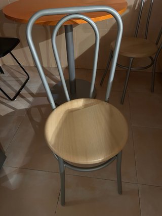 Mesa redonda cocina y 2 sillas