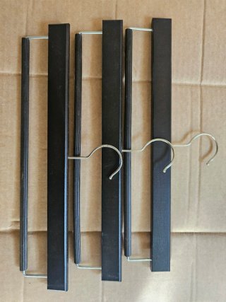 Perchas de madera y metal variedades de productos