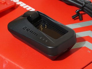 Cargador SRAM + accesorios (NUEVO)