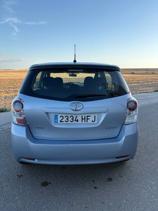 Toyota Verso 2011