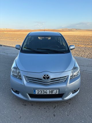 Toyota Verso 2011