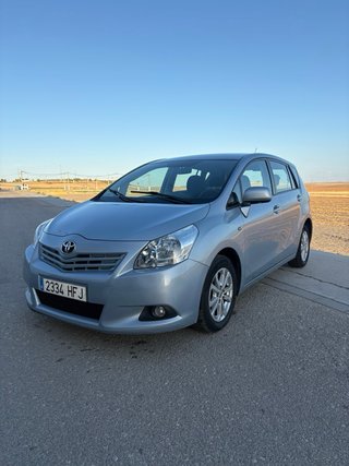 Toyota Verso 2011