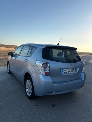 Toyota Verso 2011