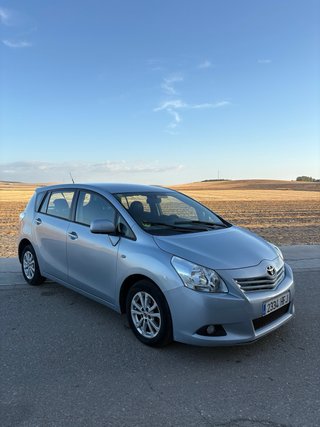 Toyota Verso 2011
