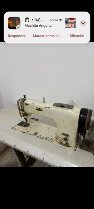 Máquina de coser industrial