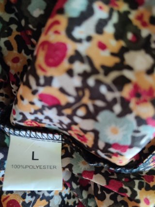 Dos blusas estampadas florales