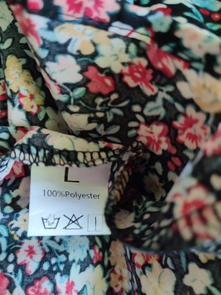 Dos blusas estampadas florales