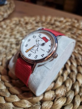 Reloj Timex Snoopy con correa roja