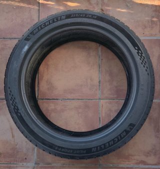 Neumático Michelin 225/45 ZR 18