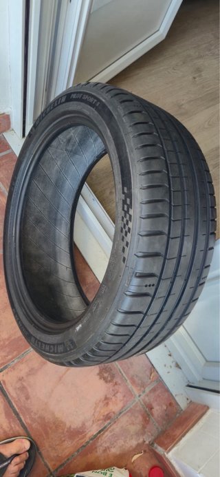 Neumático Michelin 225/45 ZR 18