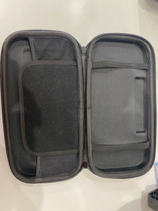 Nintendo Switch + Controller Pro + Valigia