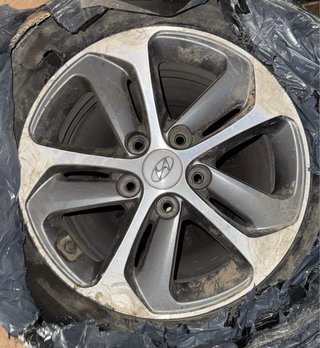 Llanta Hyundai i30 R16