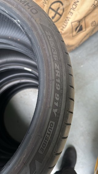 4 Kumho 235/35/19 91Y