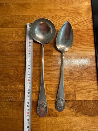 Cucharón y cazo bañados en plata