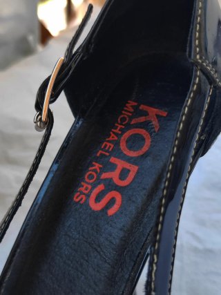Scarpe Michael Kors nere con tacco