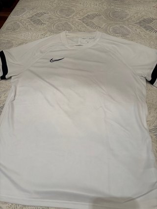 Camiseta nike blanca tejido especial DRI-FIT