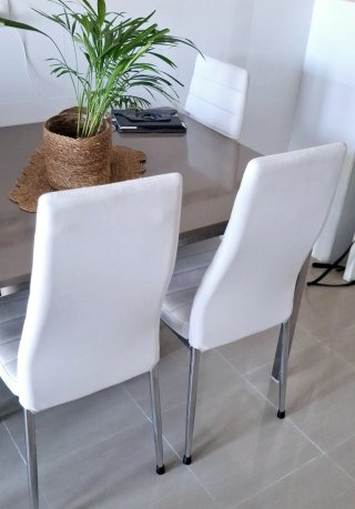 Lote 4 Sillas Cocina Blancas y 2 Taburetes