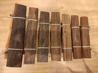Xilófono casero de madera