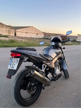 Daelim Roadwin 125FI Naked Gris/Negra