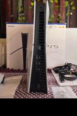PlayStation 5 Slim 1TB + 2 Controller Come Nuovo