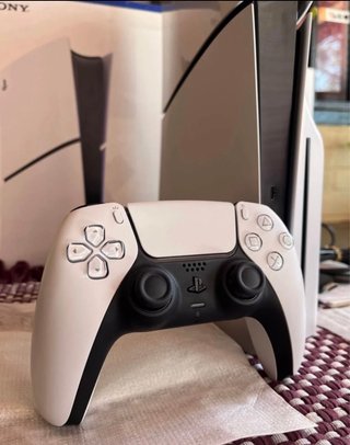 PlayStation 5 Slim 1TB + 2 Controller Come Nuovo