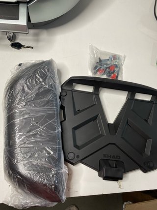 : Baúl Moto SHAD SH48 Titanio Carbono