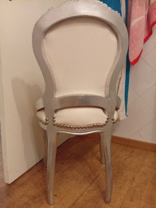Silla estilo barroco plateada