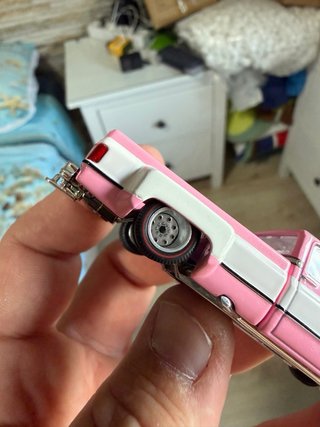 Kaido House Chevrolet Silverado rosa
