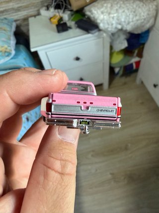 Kaido House Chevrolet Silverado rosa