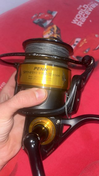 PENN Spinfisher VII 8500 + hilo Kazuma 0,70
