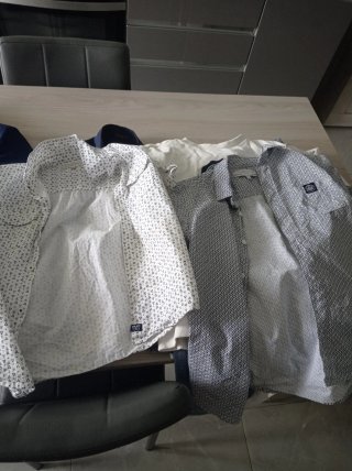 Pantaloni a righe bianche e blu
