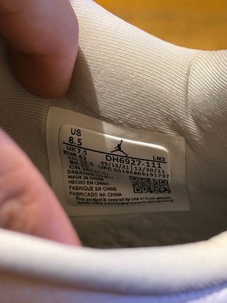 Zapatillas Jordan Grises y Blancas