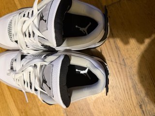 Zapatillas Jordan Grises y Blancas