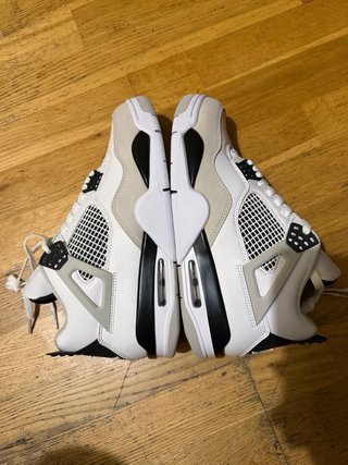Zapatillas Jordan Grises y Blancas