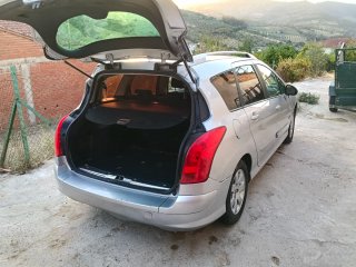 Se cambia Peugeot 3008 por Audi a3 o Volkswagen Go