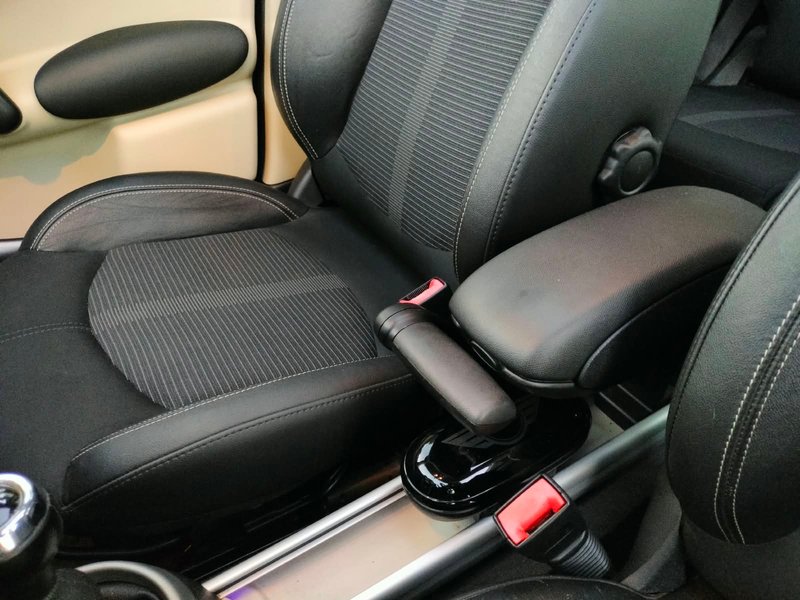 MINI Countryman Cooper S ALL4 2011, foto 34
