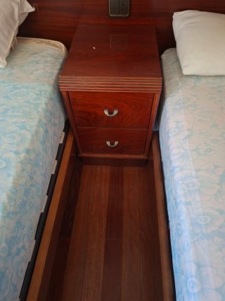 2 Camas 90 Madera completas con mesilla