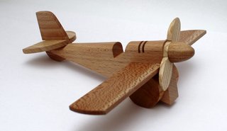 Avión de madera maciza nuevo