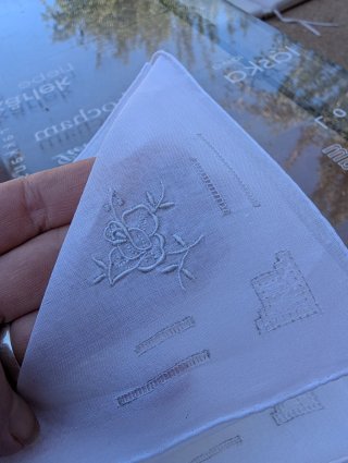 Conjunto de pañuelos bordados finos