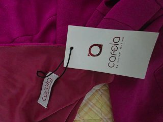 Vestido fucsia con escote