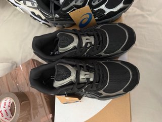 Scarpe Sportive Asics NYC Nere e Argento