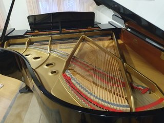 Piano de cola Kawai RX-3