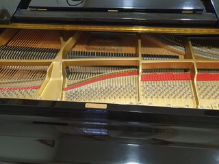 Piano de cola Kawai RX-3