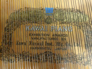 Piano de cola Kawai RX-3