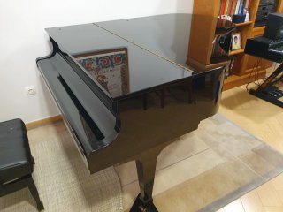 Piano de cola Kawai RX-3