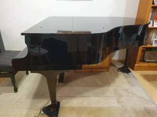 Piano de cola Kawai RX-3